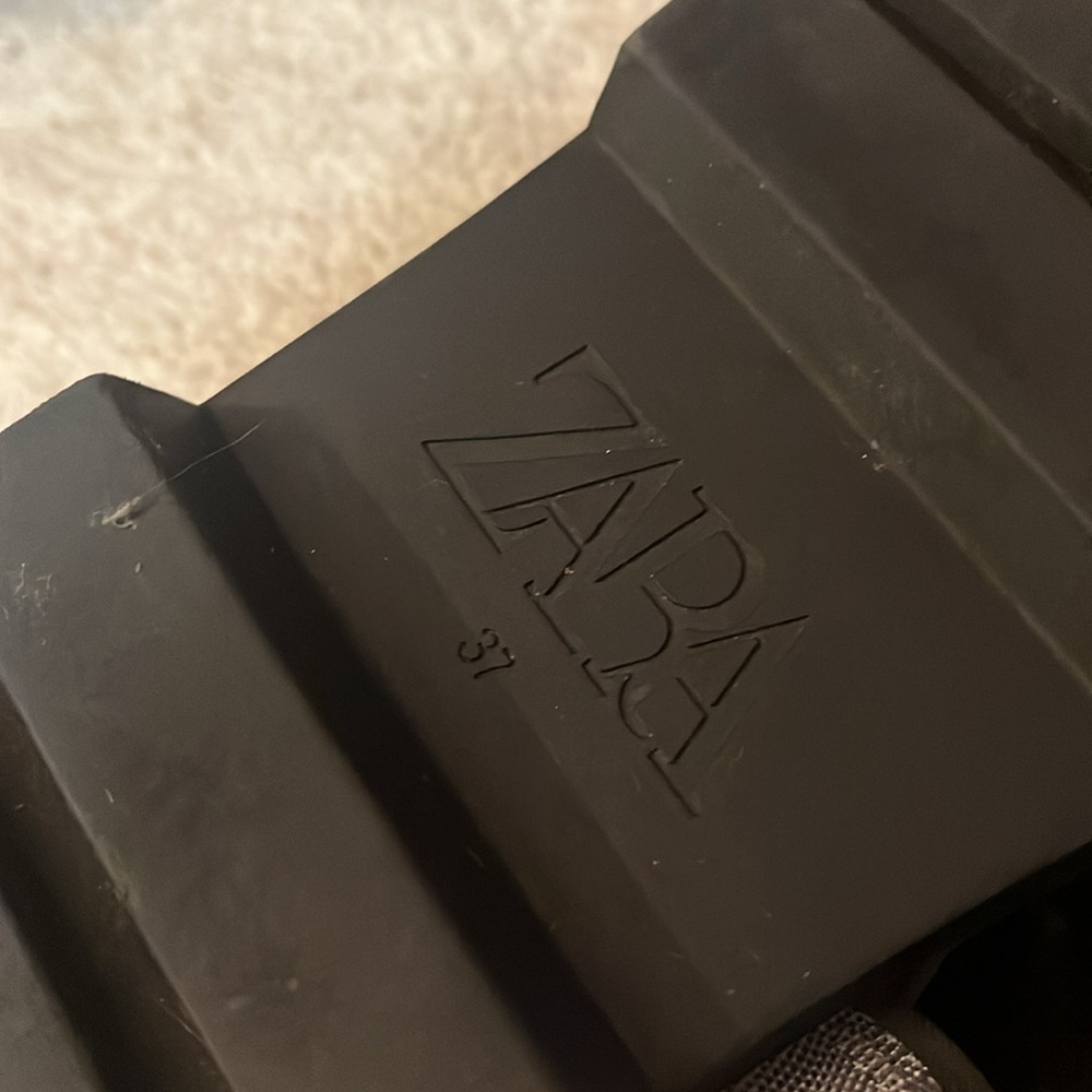 ZARA Metal Buckle Strappy Ladies sandals - Picture 8 of 8